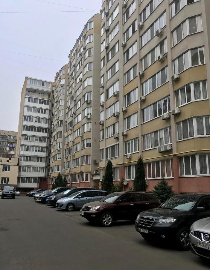 Apartments&Vernissage on Kostandi Street Odessa Exterior foto